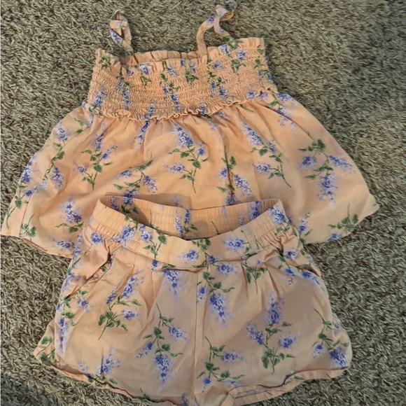 A warm weather standout, our floral top and short - Picture 3 of 3